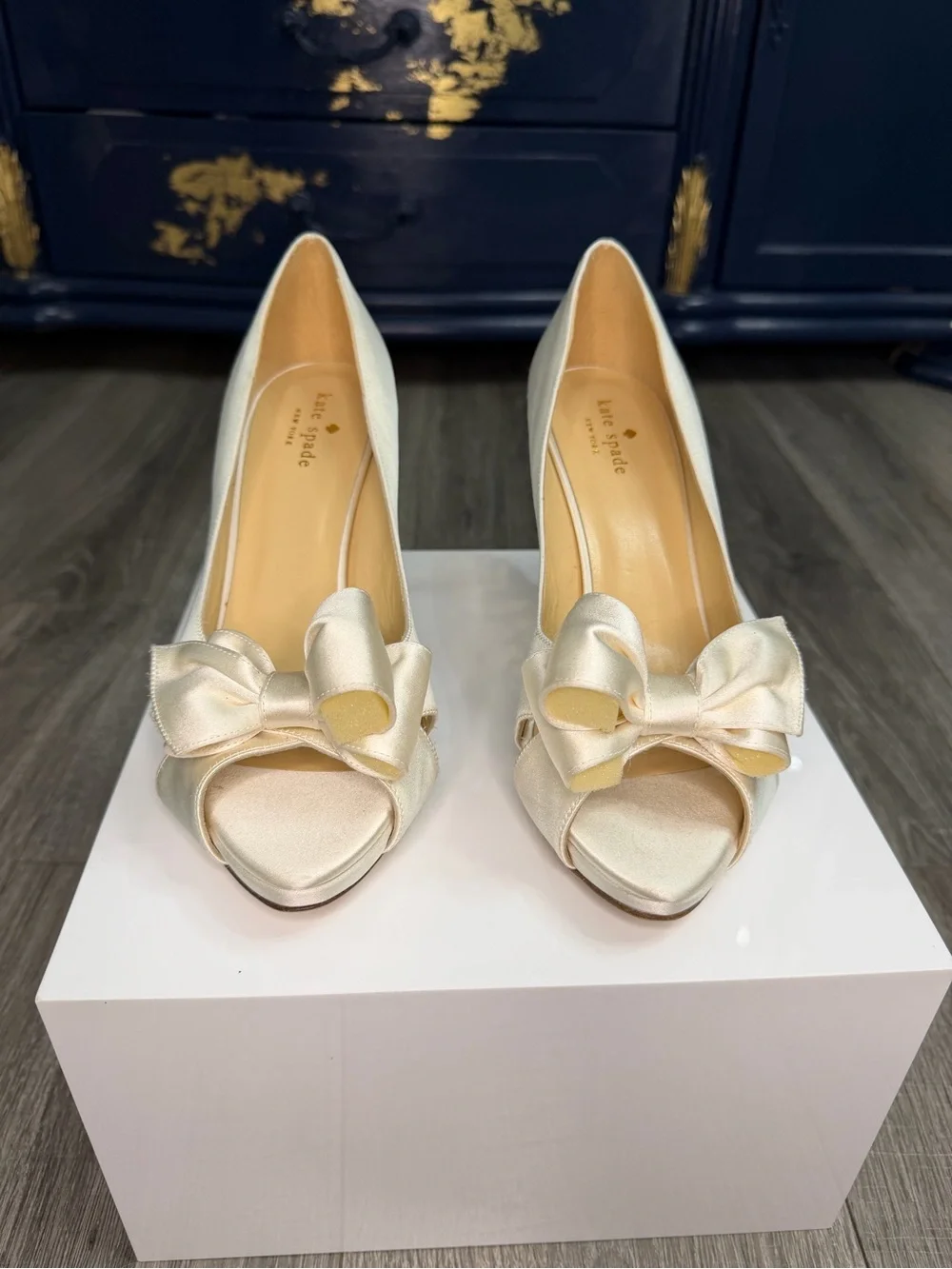 Vintage Kate Spade Ivory Satin Peep-Toe Bow Heels size 8.5